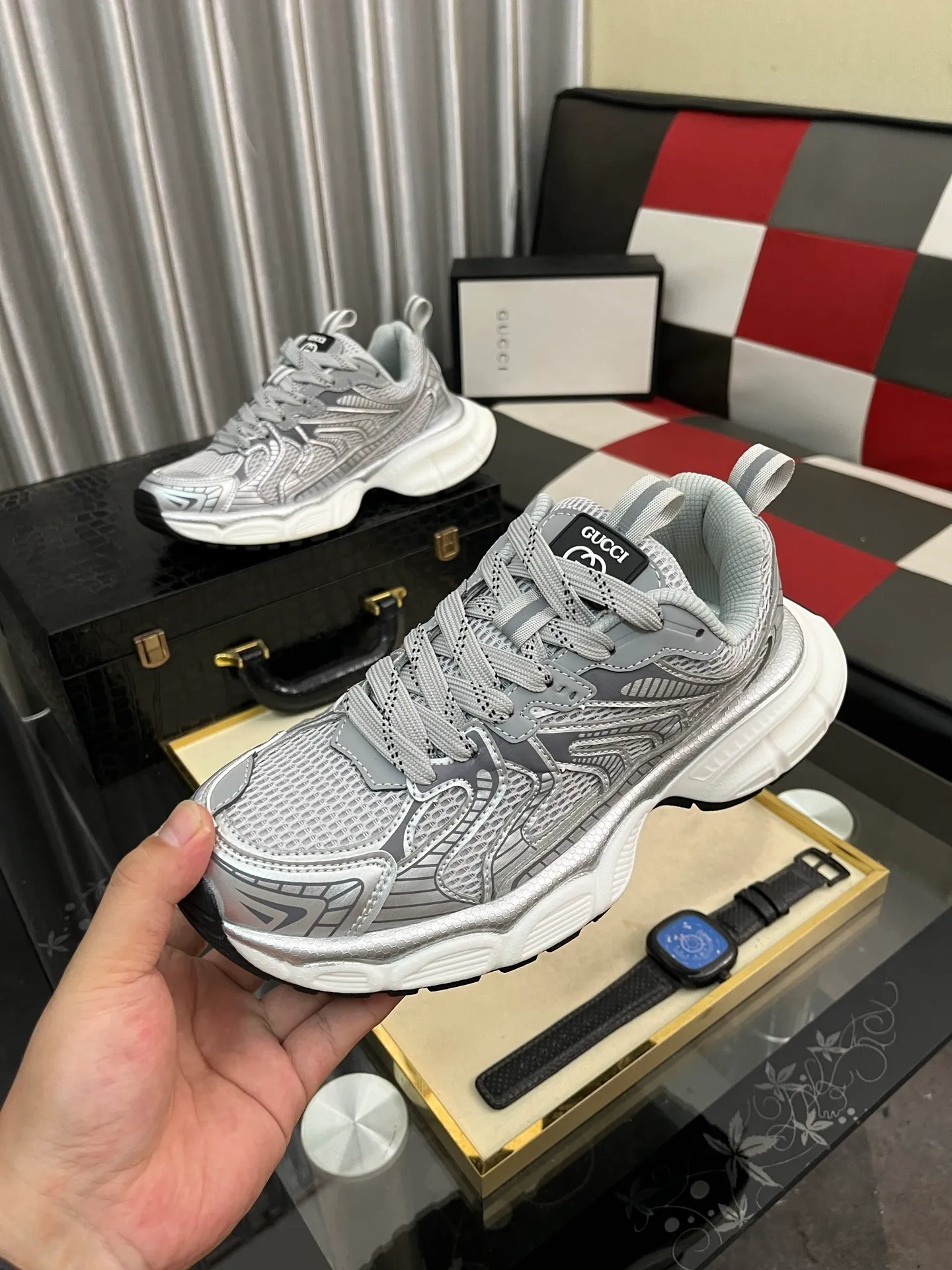 Men's shoes 💰480⌚️⌚️ Gucci •Gucci original quality. ~ Unique modern style sneakers. 🏃A must-have casual shoe for trendy men😍😍 Original brand imported from Italy, imported original leather, sheep lining (refuses to discolor and grind feet) Sole: Original sole specially provided by the original factory, French lazy style design ⚠️Fit the foot. Original quality code number: 38-442️⃣Colors available